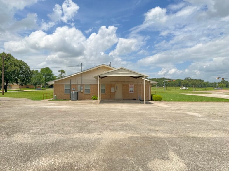 More Photos Of 2801 N Elm St, Denton Specialty For Sale