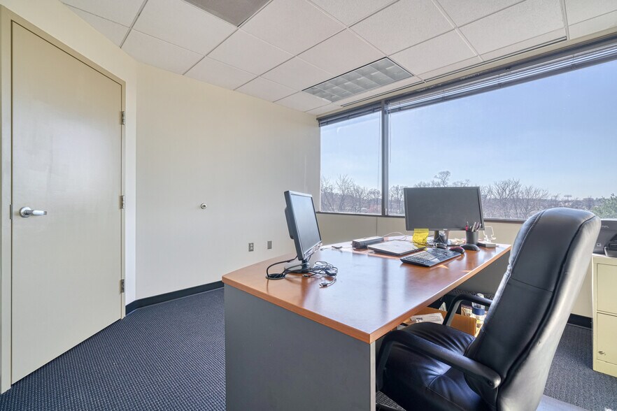 More Photos Of 438 N Frederick Ave, Gaithersburg Medical For Sale