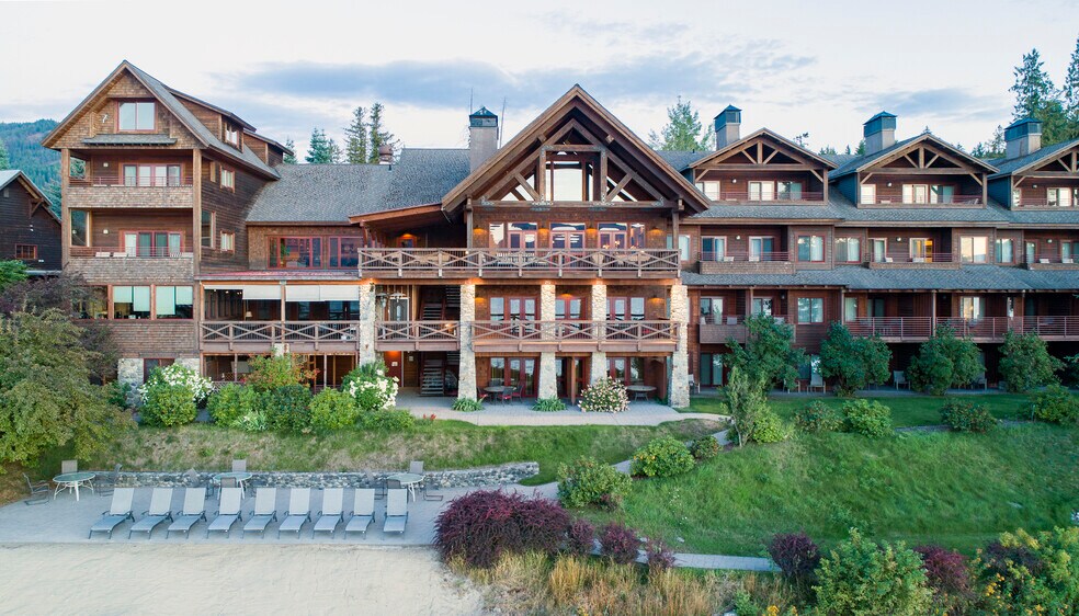 More Photos Of 41 Lakeshore Dr, Sagle Hotel For Sale