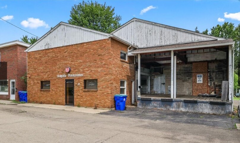 More Photos Of 19 Center St, Angola Office For Sale