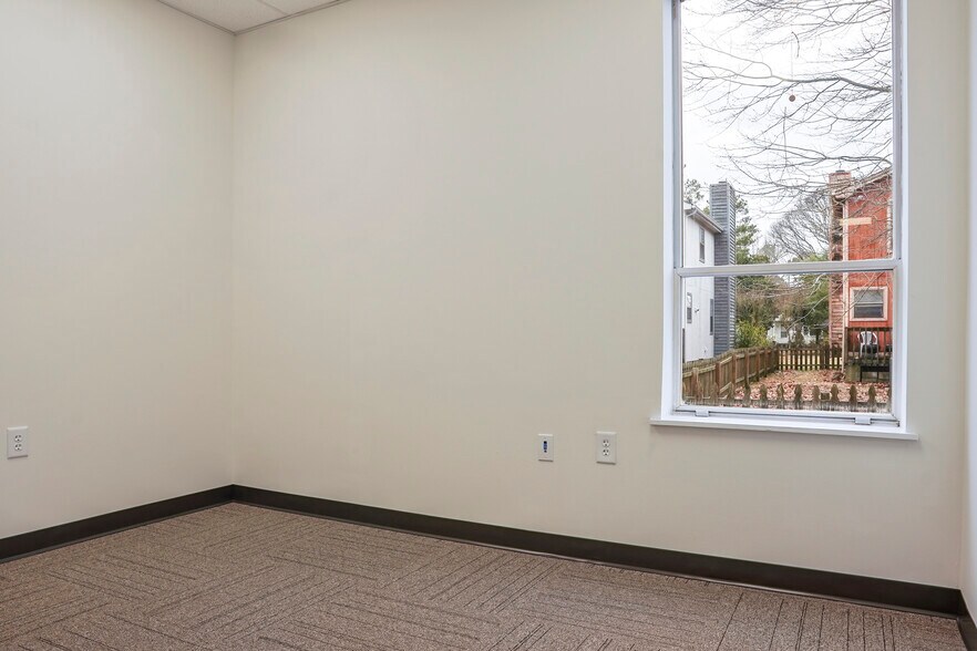 More Photos Of 123 S Lynnhaven Rd, Virginia Beach Office For Lease