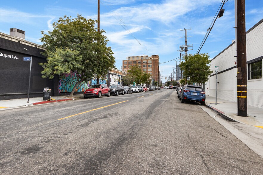 More Photos Of 802 Mateo St, Los Angeles Warehouse For Sale