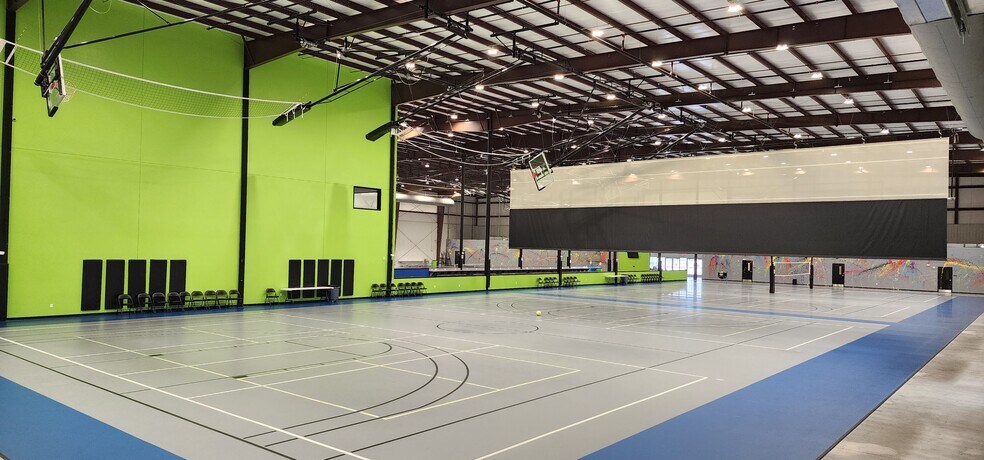 More Photos Of 300 W Hayward Dr, Mount Vernon Sports And Entertainment For Sale