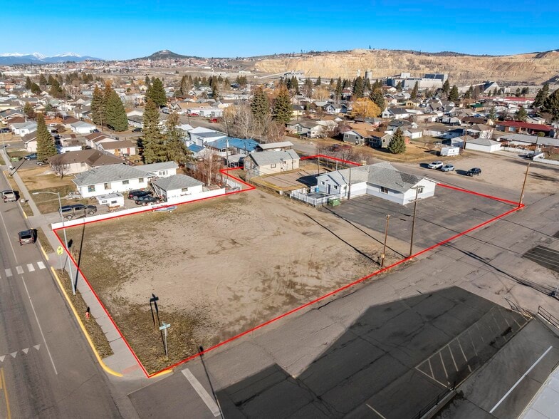 More Photos Of 2740 Elm St, Butte Bar For Sale