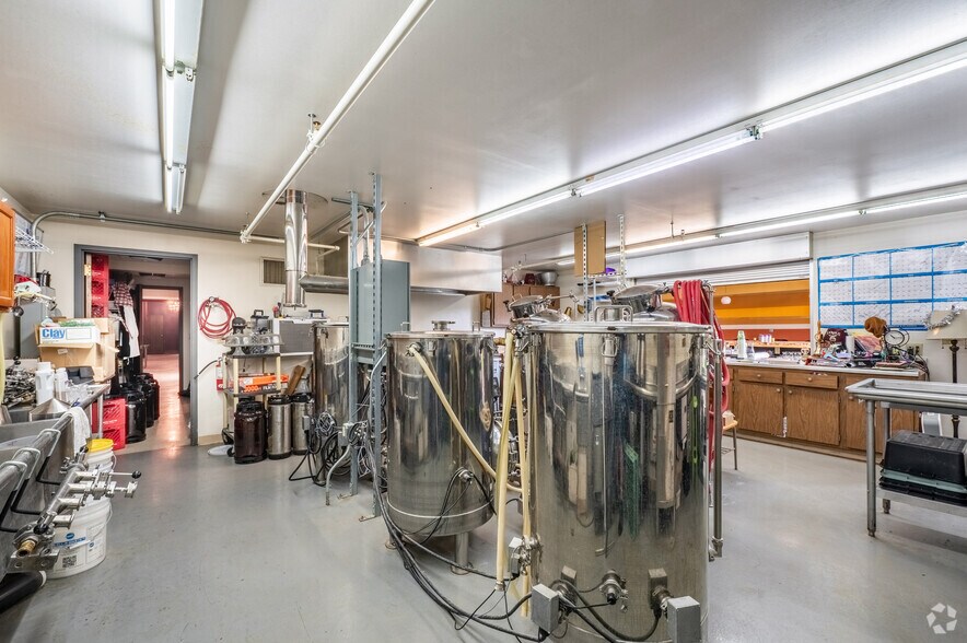 More Photos Of 130 N 1st St, Wausau Storefront Retail Office For Sale