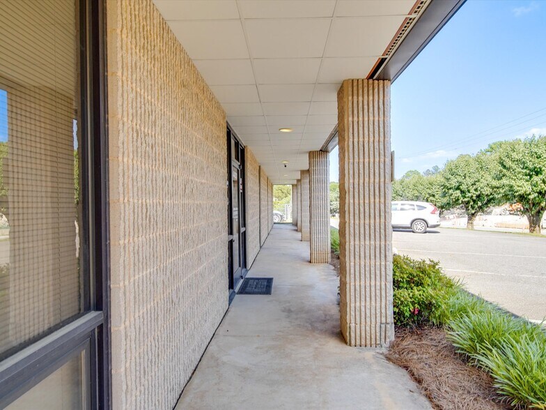 More Photos Of 4400 Republic Ct, Concord Warehouse For Lease