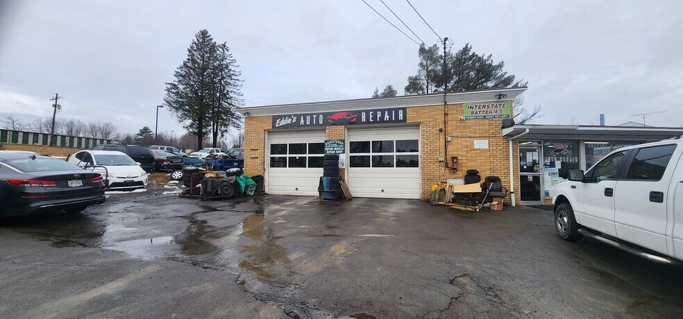 More Photos Of 100 E Broadway, Monticello Auto Repair For Sale