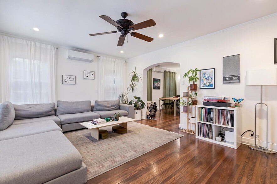 More Photos Of 615 N Plymouth Blvd, Los Angeles Apartments For Sale