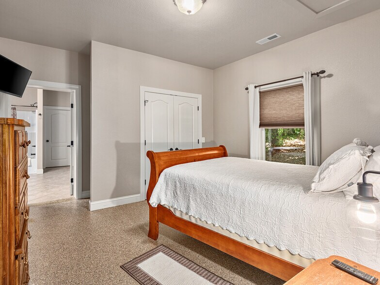 More Photos Of 355 Johnson Dr, Canton Specialty For Sale