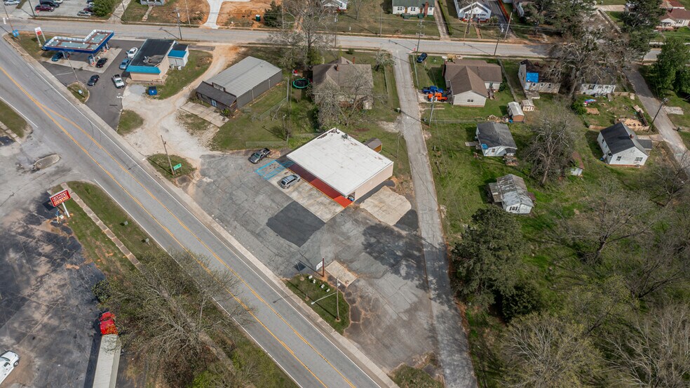 More Photos Of 200 Willard Rd, Clinton Storefront For Sale