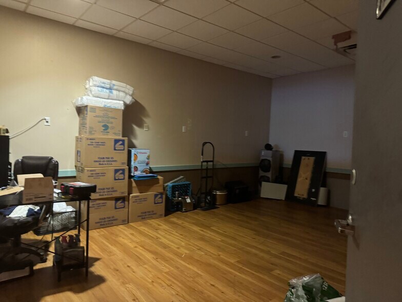 More Photos Of 2237 E Riverside Dr, Austin Restaurant For Lease