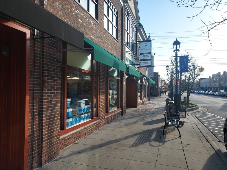 More Photos Of 17000-17030 Kercheval Ave, Grosse Pointe General Retail For Sale