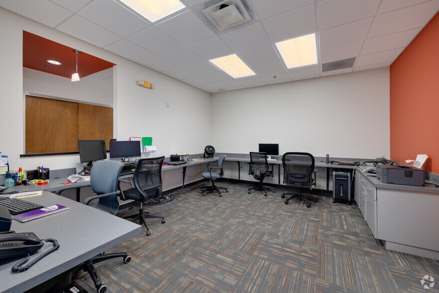 More Photos Of 7560 Red Bug Lake Rd, Oviedo Medical For Lease