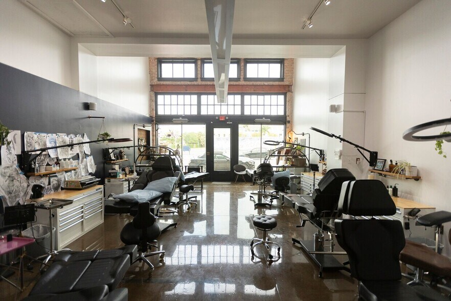 More Photos Of 1601-1607 N Franklin St, Tampa General Retail For Lease