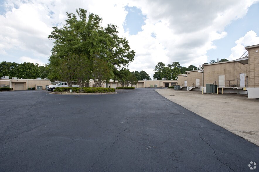 More Photos Of 2211 Newmarket Pky SE, Marietta Office For Lease