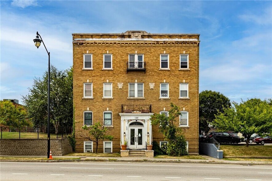 More Photos Of 189 Lake Ave, Rochester Apartments For Sale