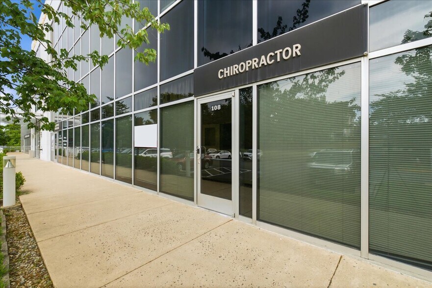 More Photos Of 13880 Braddock Rd, Centreville Medical For Lease