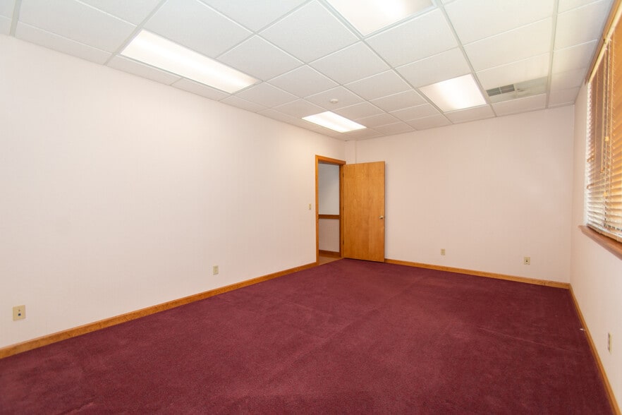 More Photos Of 300 E New Haven Ave, Melbourne Office For Sale