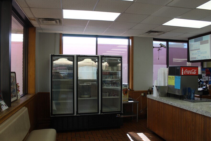 More Photos Of 1223 Main St, Woodward Fast Food For Sale
