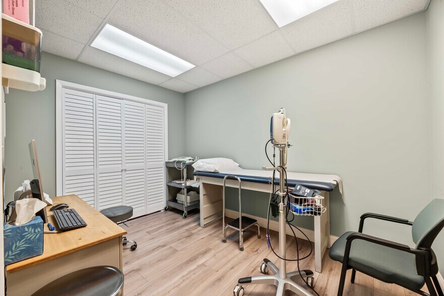 More Photos Of 1594-1600 US Highway 130, North Brunswick Medical For Sale