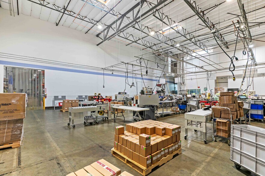 More Photos Of 29000 N Hancock Pky, Valencia Manufacturing For Lease