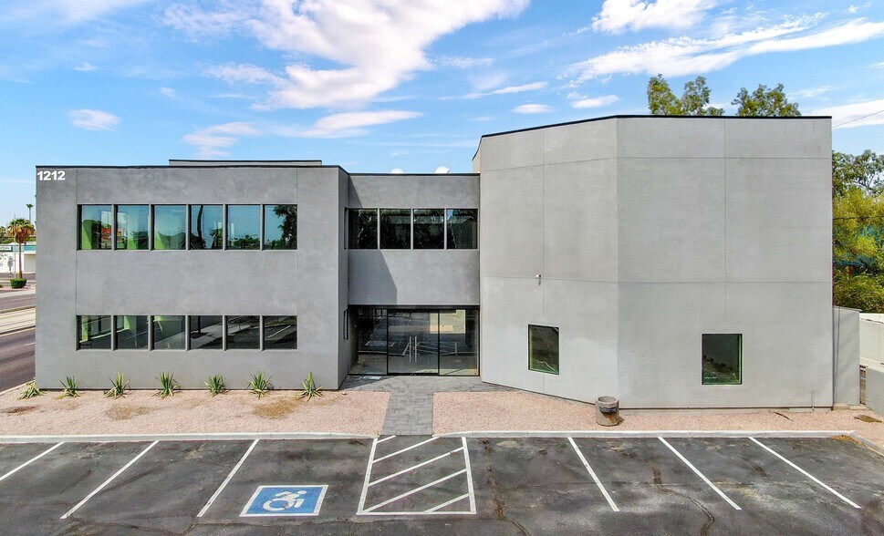 More Photos Of 1212 W Camelback Rd, Phoenix Medical For Lease