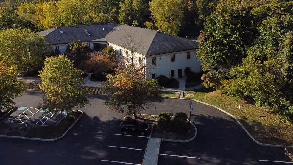 Primary Photo Of 727 Welsh Rd, Huntingdon Valley Medical For Sale