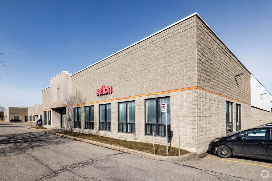 More Photos Of 81 Boul Brunswick, Dollard-des-Ormeaux Warehouse For Lease