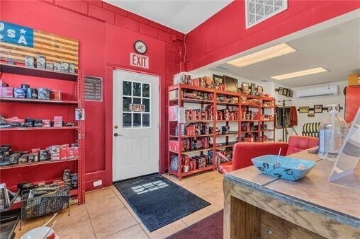 More Photos Of 101 N Maple St, Garnett Service Station For Sale