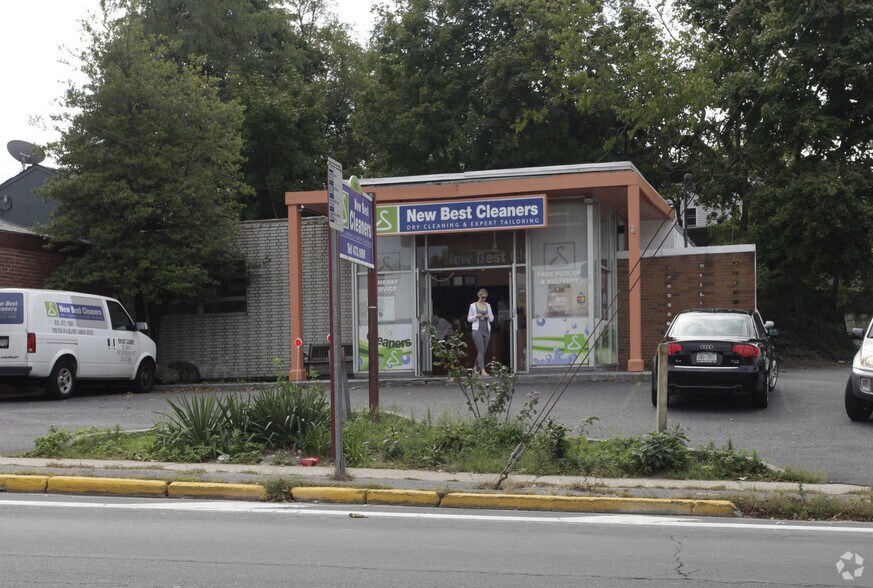 Primary Photo Of 1502 Main St, Port Jefferson Freestanding For Sale