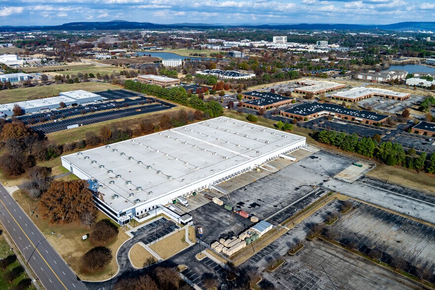 Primary Photo Of 300 Diamond Dr NW, Huntsville Warehouse For Lease