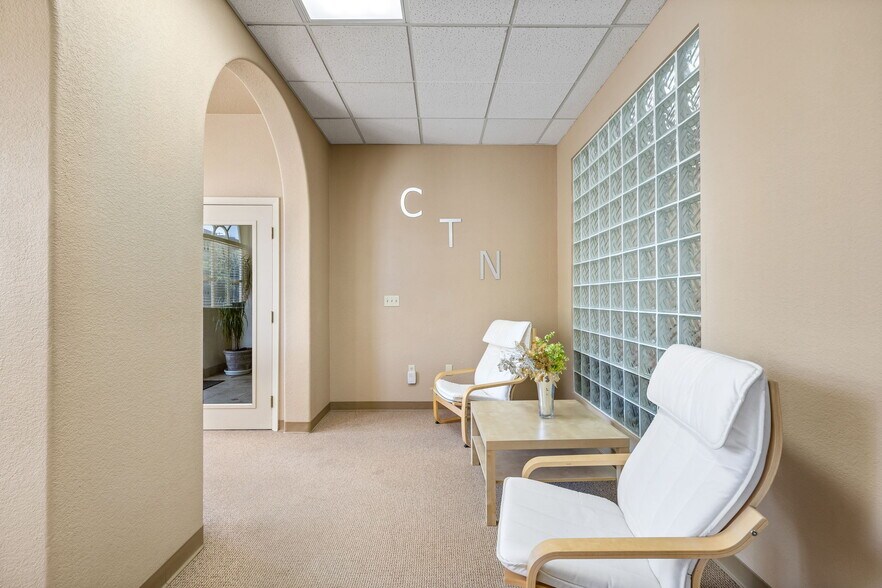 More Photos Of 2001 P St, Sacramento Office For Sale