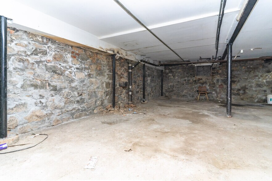 More Photos Of 251-253 Metropolitan Ave, Brooklyn Apartments For Lease