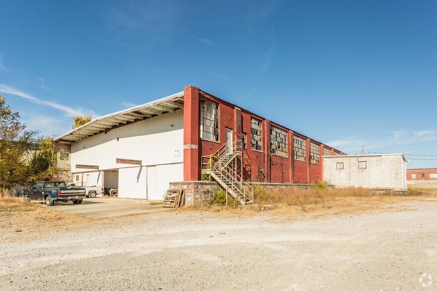 More Photos Of 130 Enterprise Ln, McMinnville Industrial For Sale