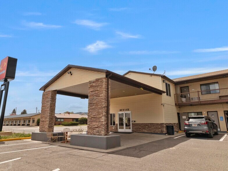 More Photos Of 175 E Center St, Panguitch Hotel For Sale