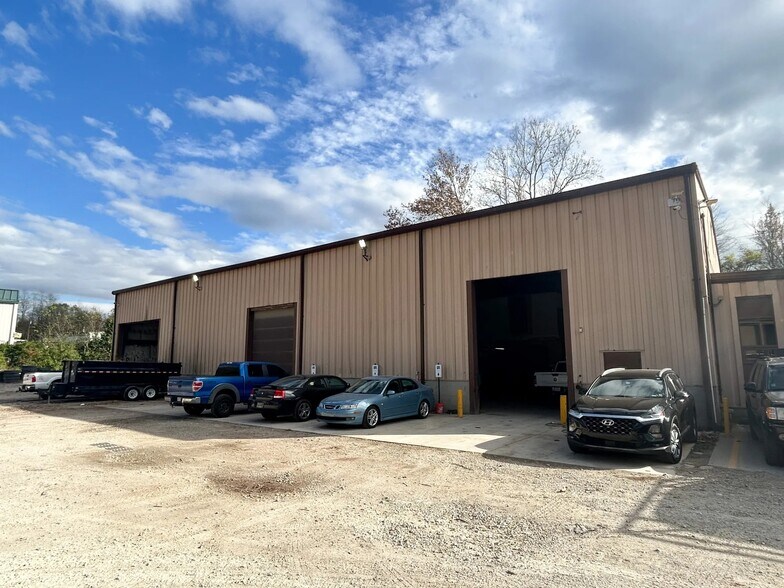 More Photos Of 10900 Loveland Madeira Rd, Loveland Warehouse For Lease
