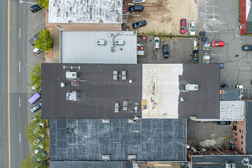 More Photos Of 484 Main St, Middletown Apartments For Lease