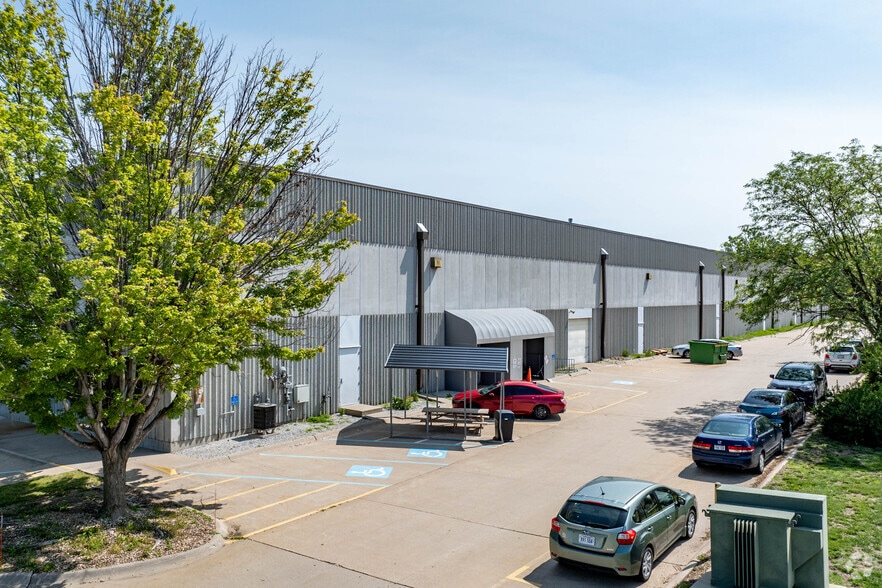 More Photos Of 5240 S 19th St, Lincoln Industrial For Sale
