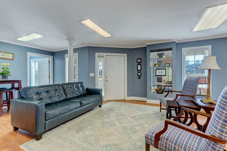 More Photos Of 1418 Freeway Dr, Reidsville Freestanding For Sale