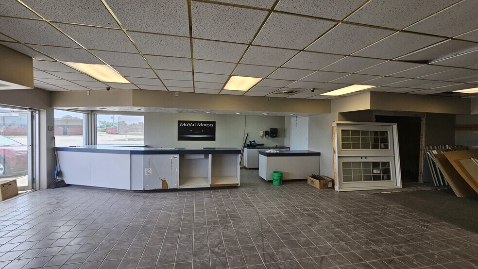 More Photos Of 3153 Joliet Ave, Missouri Valley Convenience Store For Sale