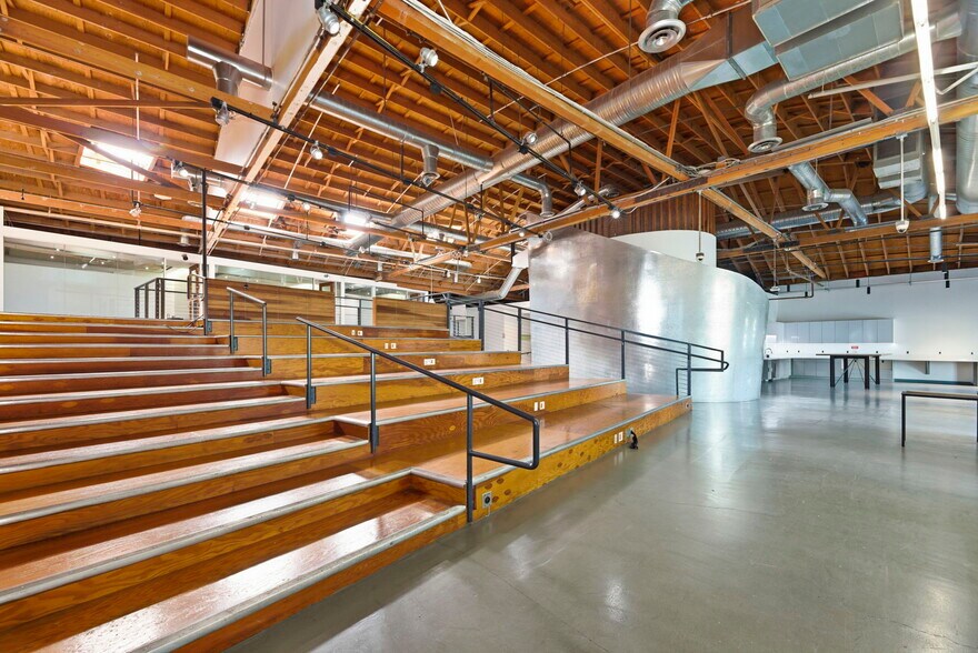 More Photos Of 3562-3582 Eastham Dr, Culver City Loft Creative Space For Lease