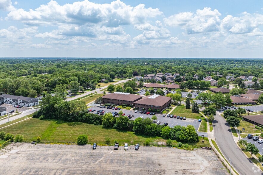 More Photos Of 1300 Iroquois Ave, Naperville Office For Lease