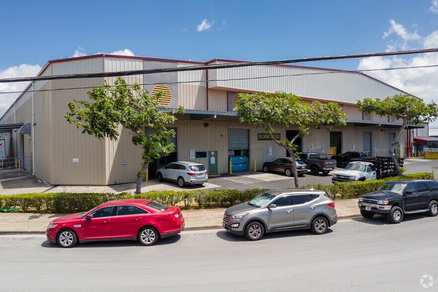 More Photos Of 120 Sand Island Access Rd, Honolulu Warehouse For Lease