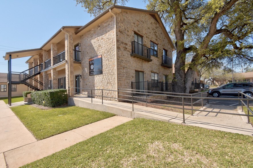 More Photos Of 13740 N Highway 183, Austin Office For Sale