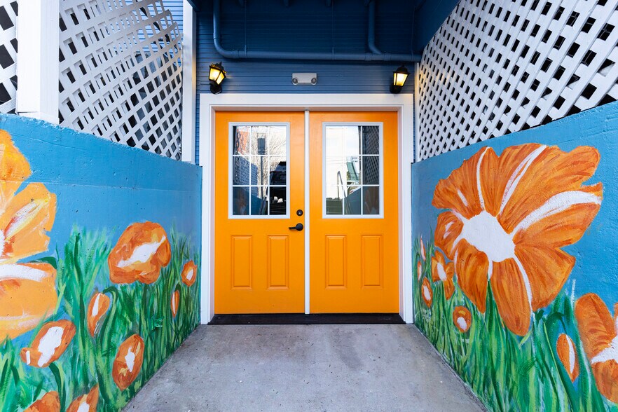 More Photos Of 2025 P St, Sacramento Office Residential For Lease