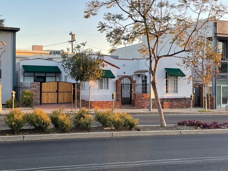 More Photos Of 1020 Pico Blvd, Santa Monica Storefront Retail Office For Lease
