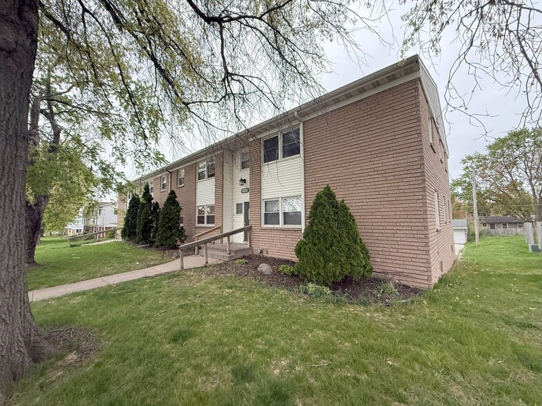 More Photos Of , Davenport Multifamily For Sale