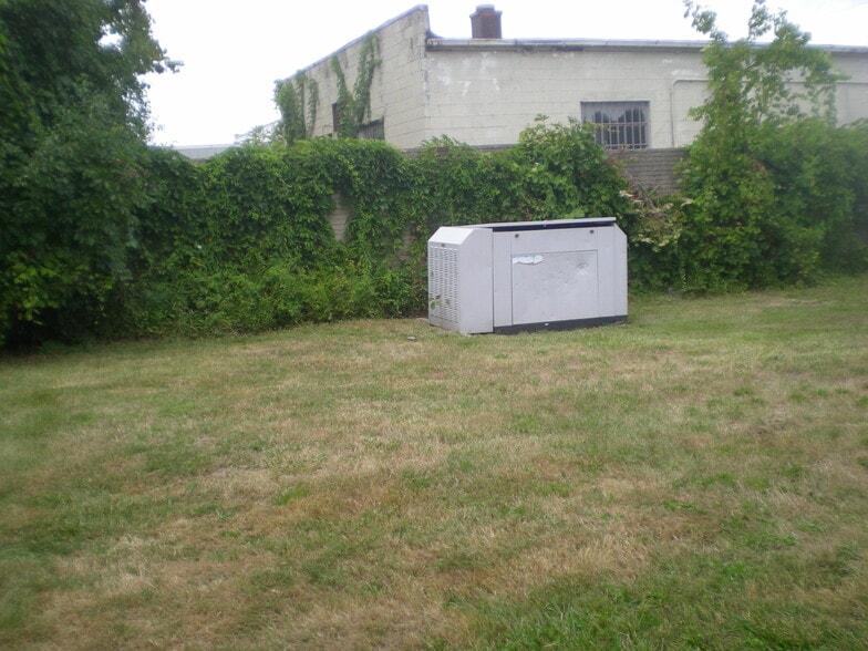 More Photos Of 12821 Capital St, Oak Park Warehouse For Sale