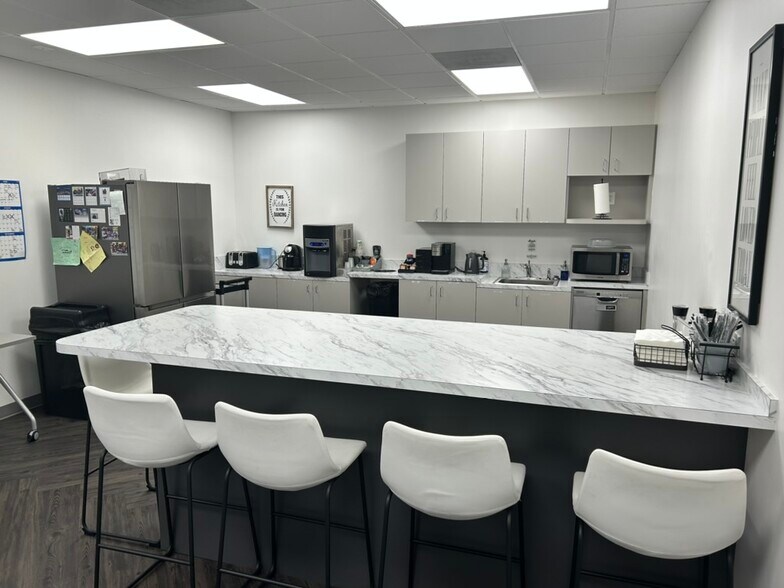 More Photos Of 290 Interstate N Cir SE, Atlanta Office For Lease