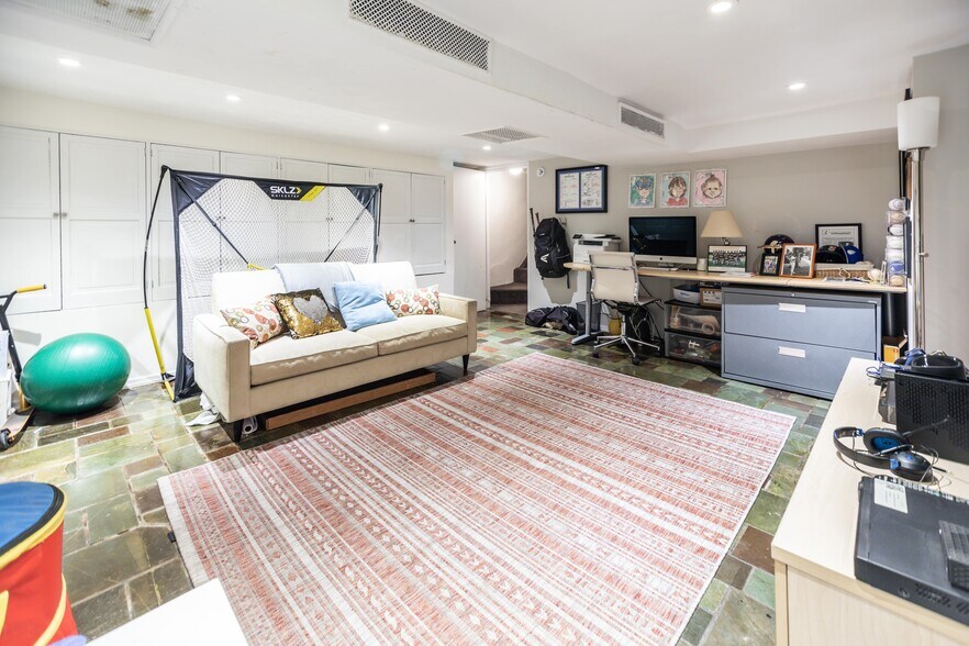 More Photos Of 248 E 32nd St, New York Apartments For Sale